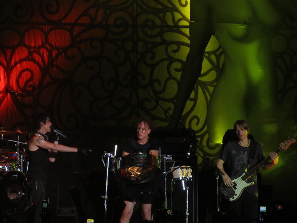 Perry Farrell, Stephen Perkins t Eric Avery